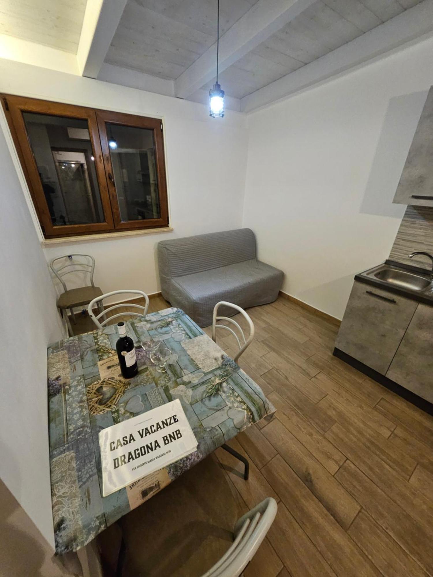 Casa Vacanze Dragona 15 Min Fco 10 Min Ostia Acilia Exterior foto
